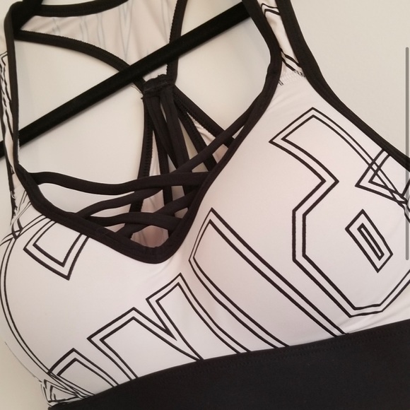 PINK 32DD Sports Bra - Picture 2 of 7